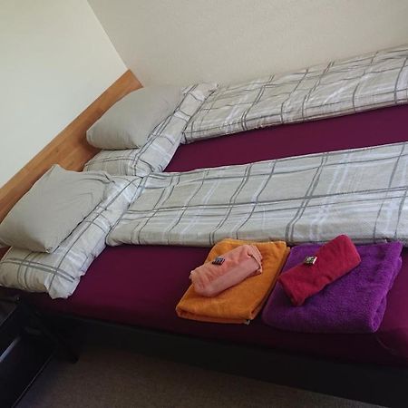 Privatzimmer 300M Zur S-Bahn Jona Rapperswil-Jona 外观 照片
