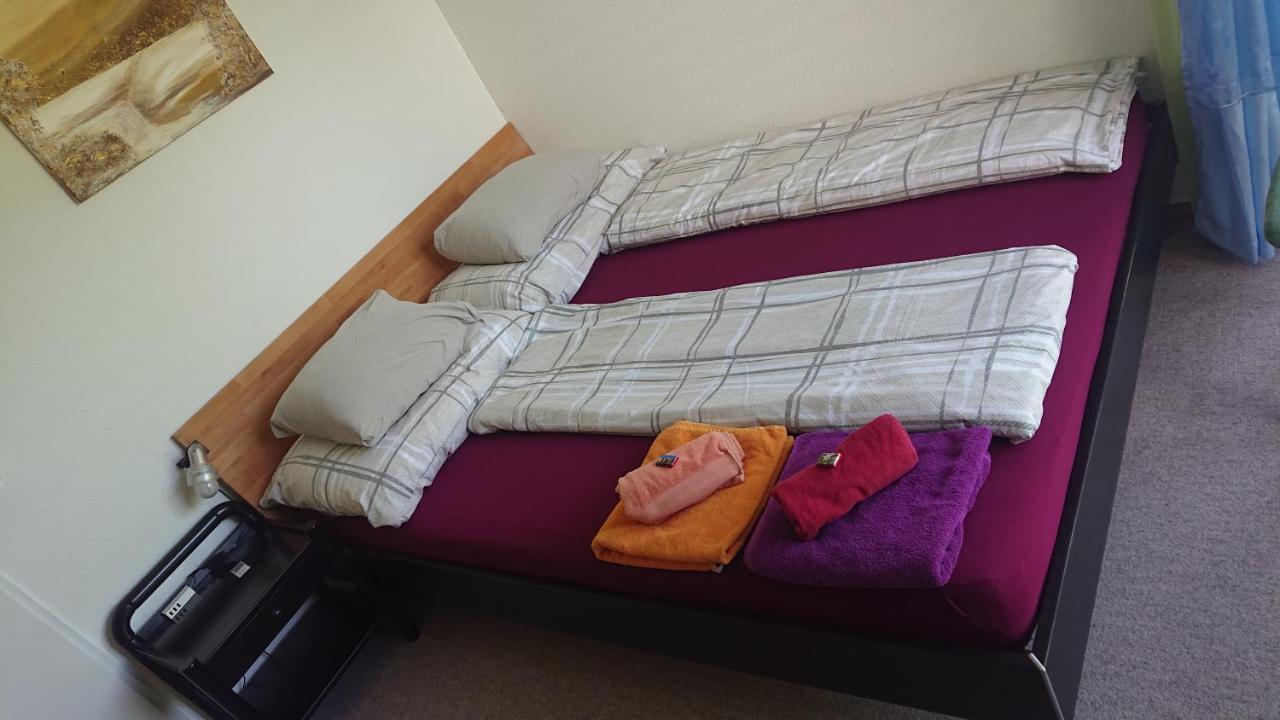 Privatzimmer 300M Zur S-Bahn Jona Rapperswil-Jona 外观 照片