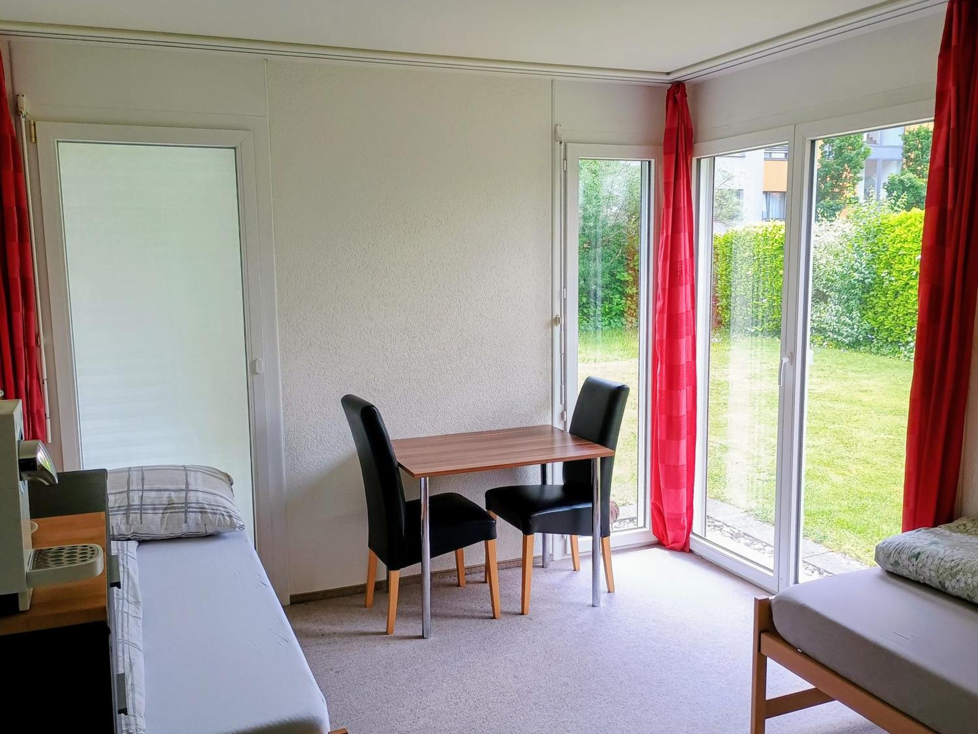 Privatzimmer 300M Zur S-Bahn Jona Rapperswil-Jona 外观 照片